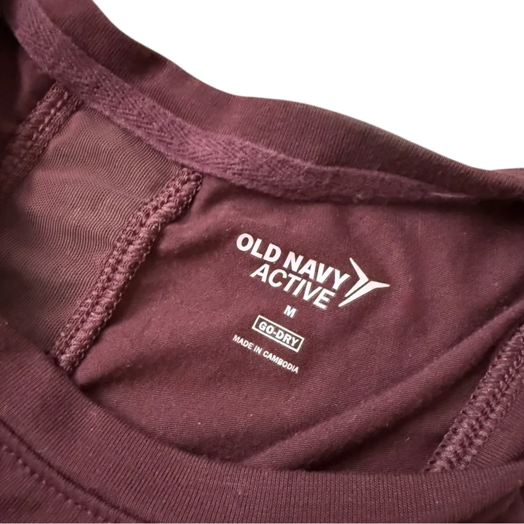 Old Navy  UltraLite Mesh-Stripe Performance Tank Top Size Medium - Image 5