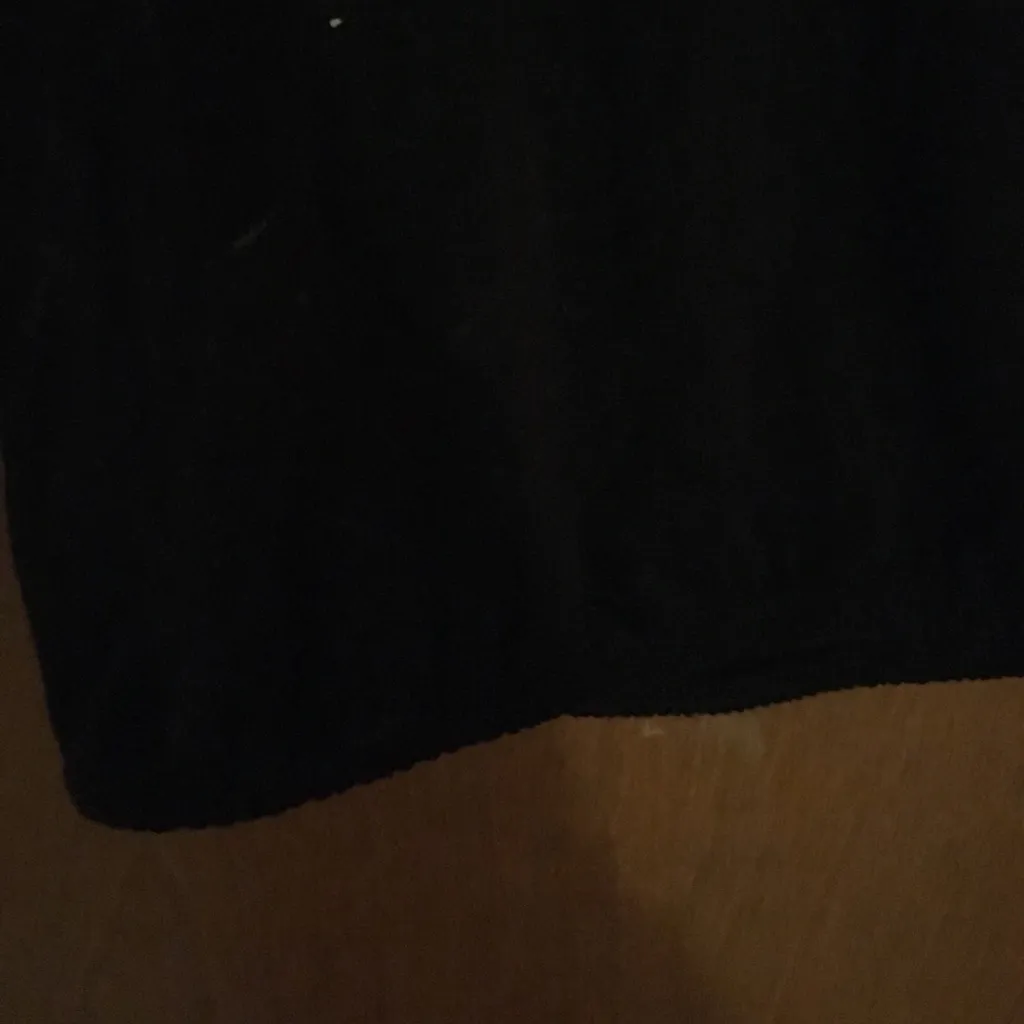 🇺🇸 BOGO Black top with silver sequins Size M - Image 4