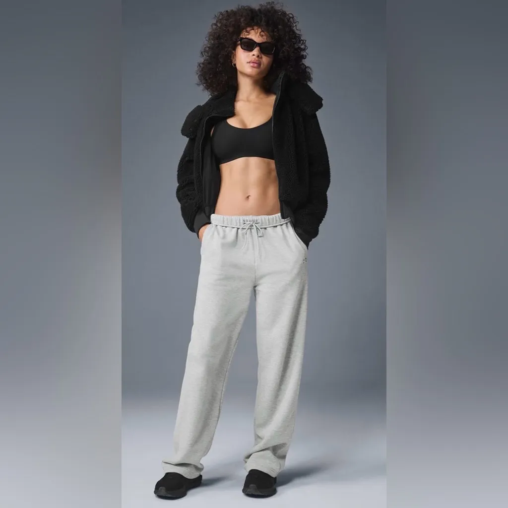 Alo Yoga NWT Foxy Sherpa Jacket Full Zip, Removable Hood, zipper pocket Black S - Image 5