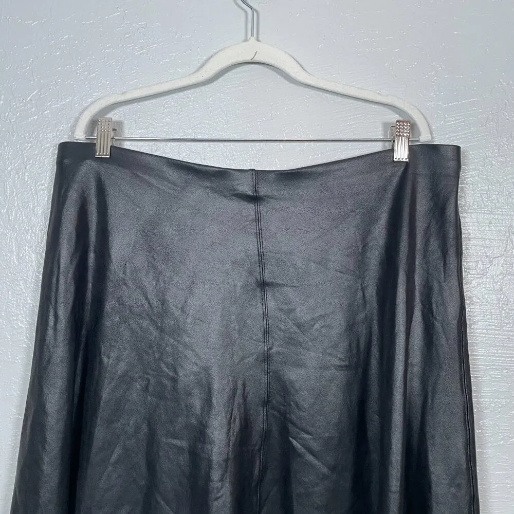 SPANX Women Plus Size 1X Black Faux Leather Skater Mini Skirt Edgy Rocker Punk - Image 3