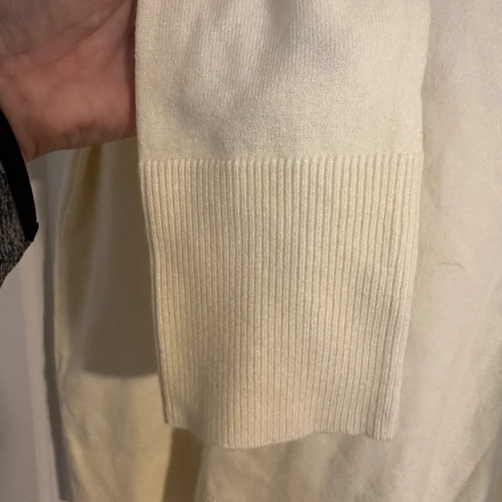 Free Assembly cream turtleneck sz small EUC so soft!!!! Tan - Image 4