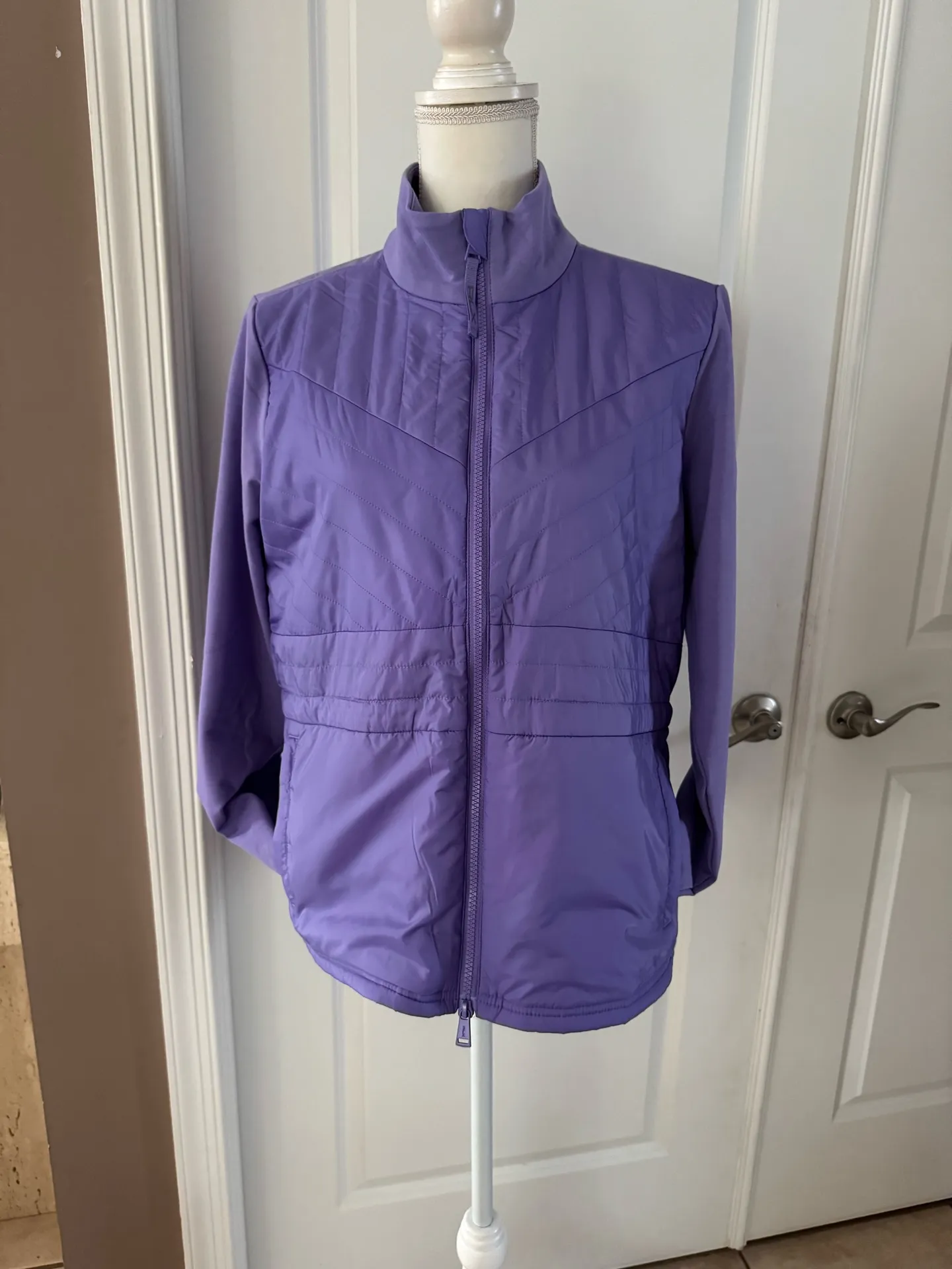 RLX Ralph Lauren Women's Quilted Front Hybrid Jacket. Size M. MSRP $198 - Image 8