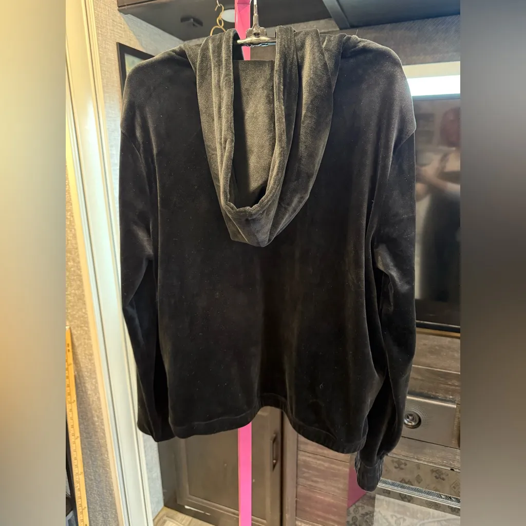 NWOT Fila Black velour Garment with Logo Tag size small - Image 2