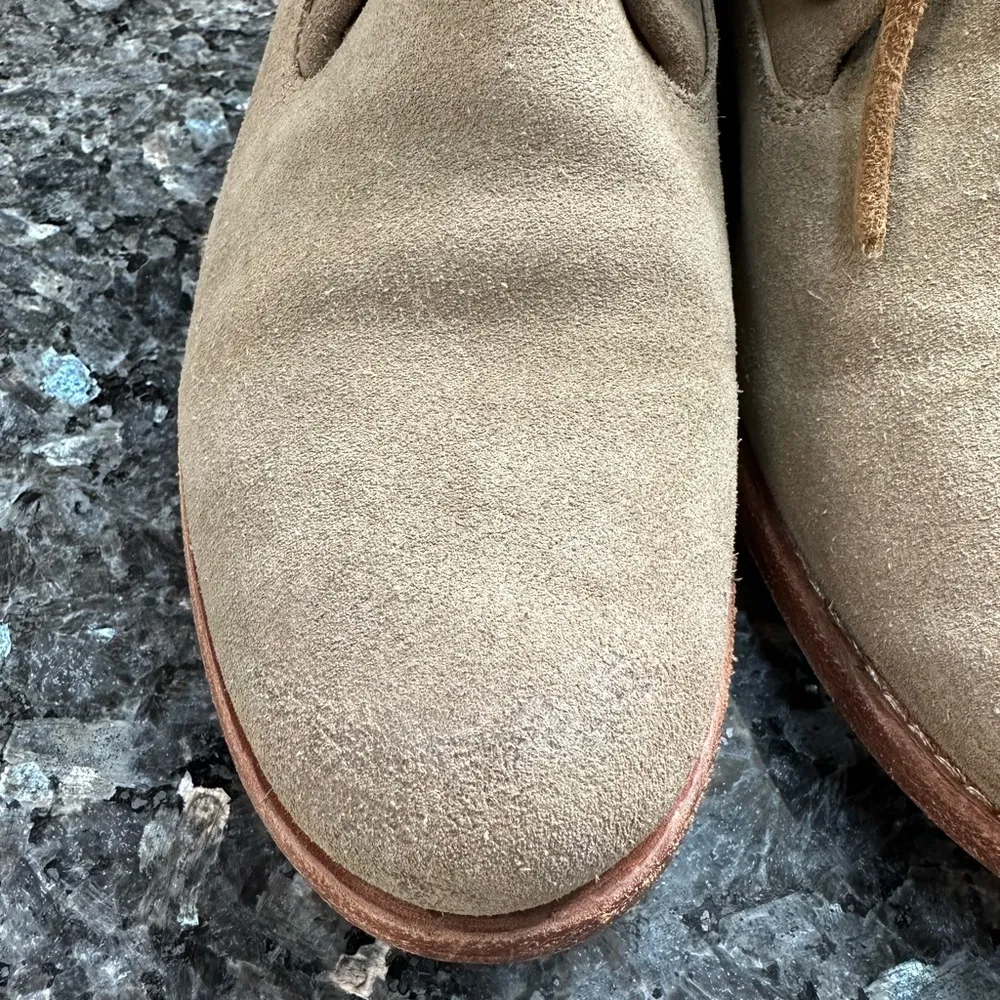 Frye Tan Beige Carly Chukka Suede Uppers Women's Size 6.5 Lace Up Ankle Boots - Image 5