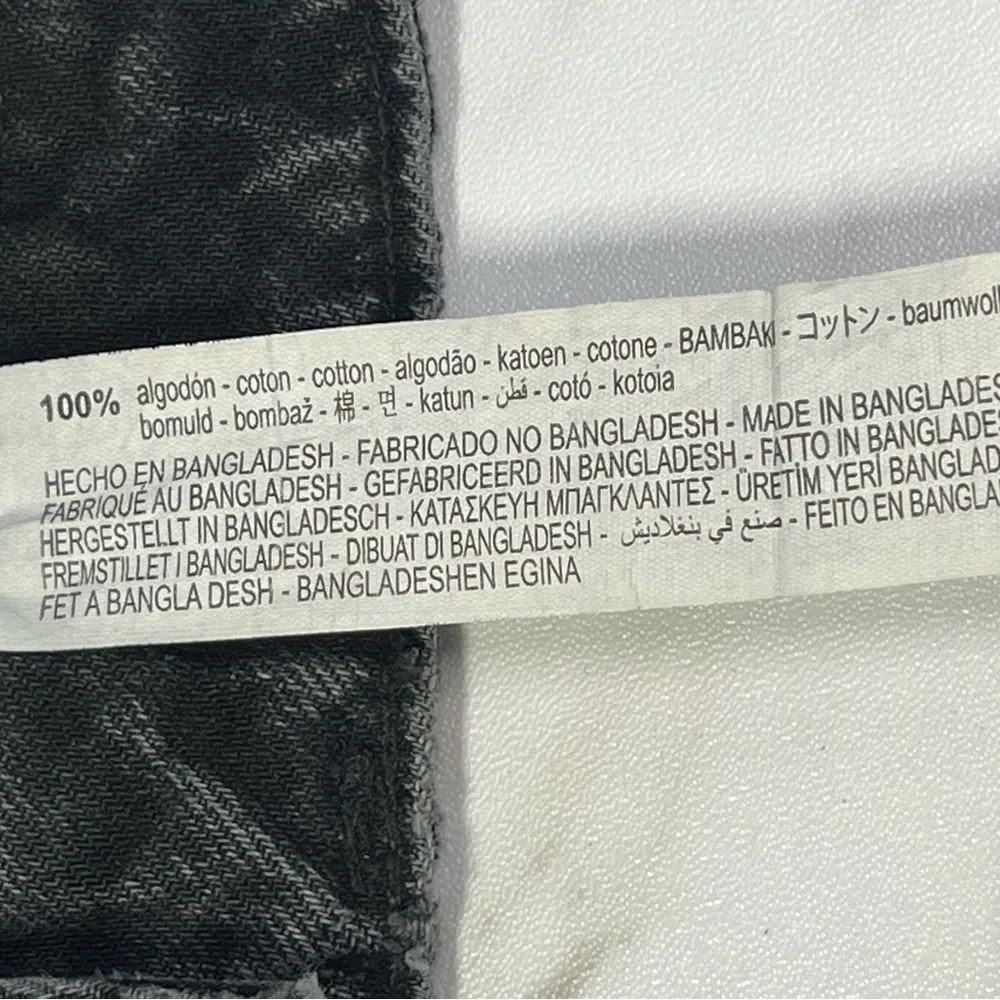 Zara Denim washed black roll up shorts size 8 - Image 4