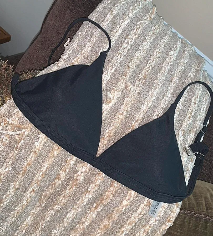 Zaful Black Triangle Bikini Top - Image 3