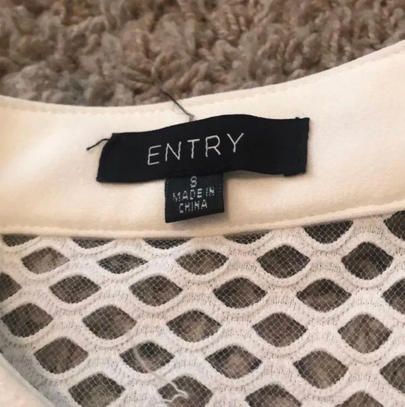 ENTRY NWOT cropped white jacket - Image 3