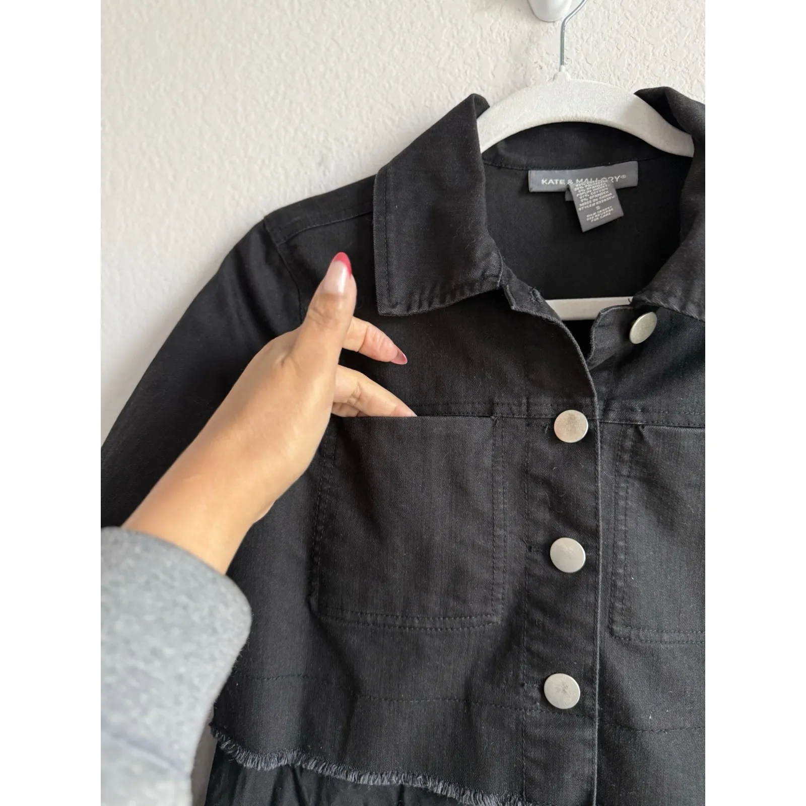 Kate & Mallory Women's Small Black Denim Bell Sleeve Button Front Ruffled Jacket - Image 7