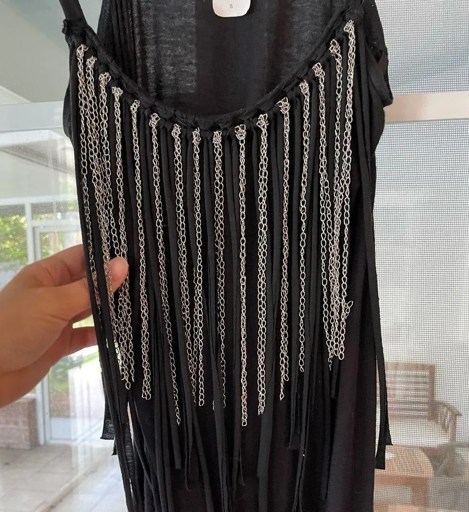 Wet seal black long tank top with drop chain neckline - Image 3