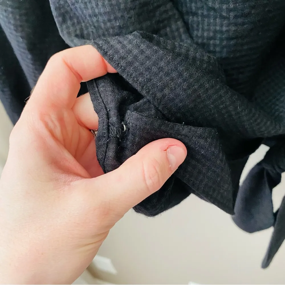 Madewell Checkered Print Wrap Blouse Black Sz Medium - Image 8