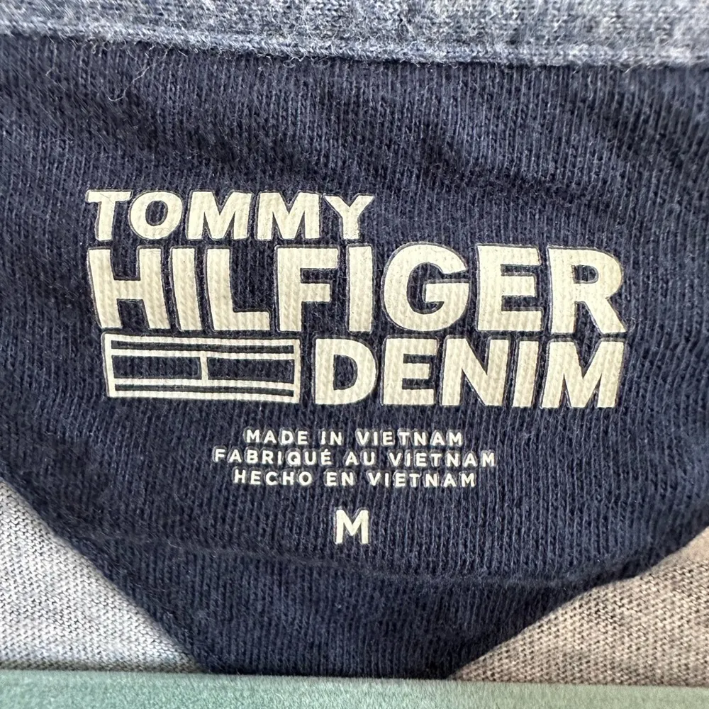Tommy Hilfiger short sleeve crewneck blue T-shirt with white monogram medium - Image 9