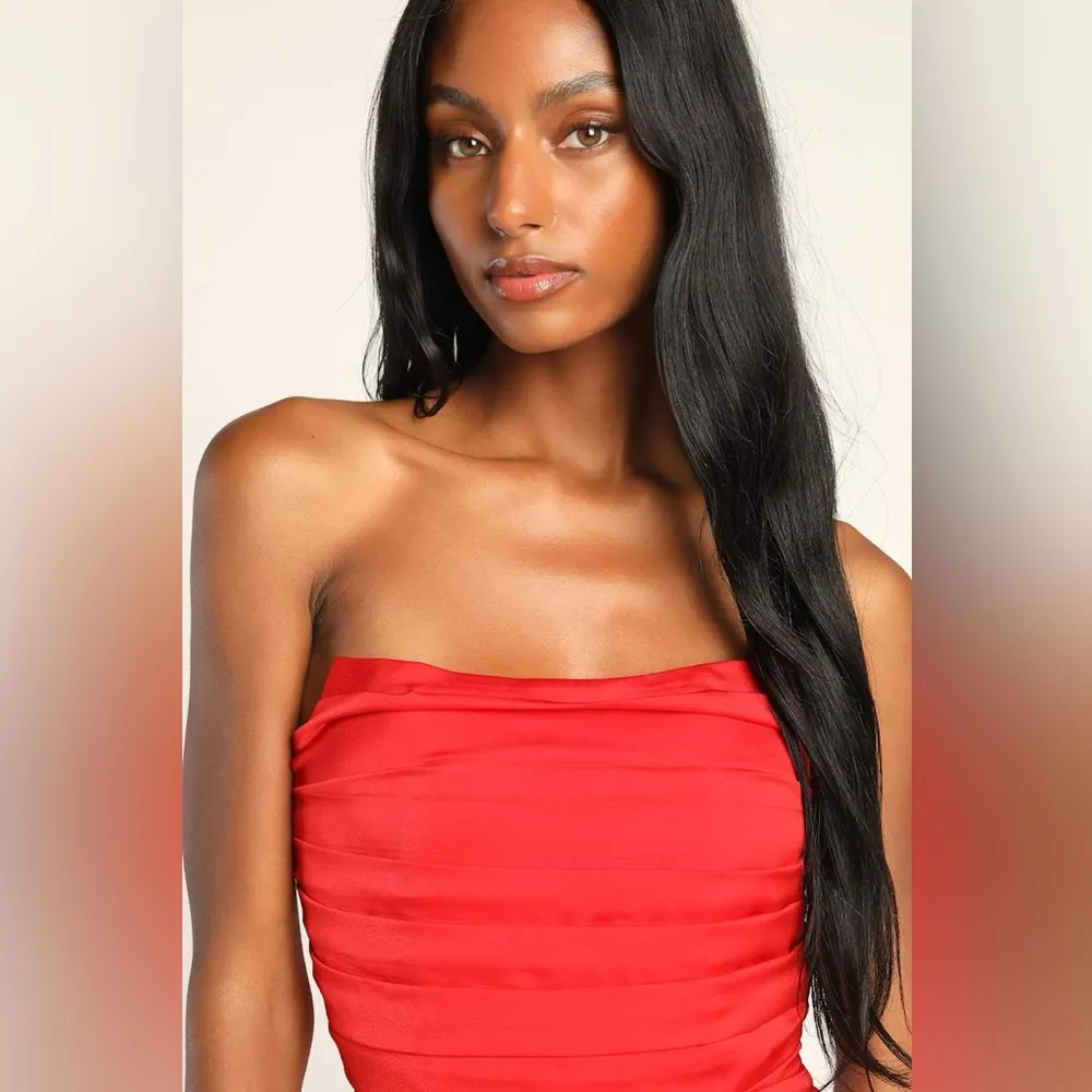 FINAL PRICE NWT Lulus Living for the Present Red Satin Strapless Romper - Image 4