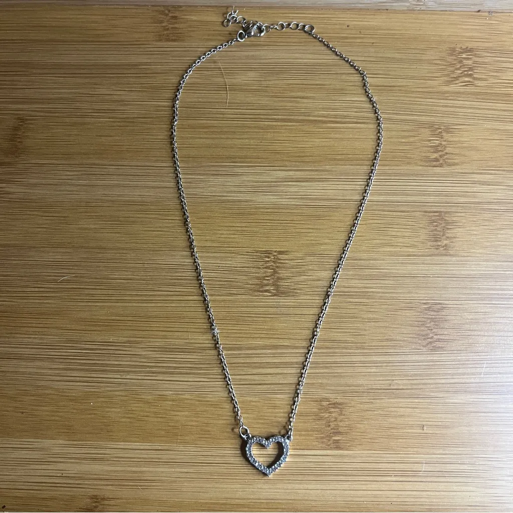 Elegant Silver Heart Necklace - Image 4