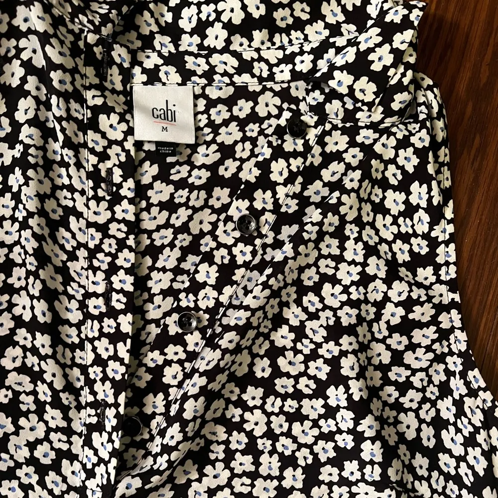 Womens Cabi floral blouse - Image 3
