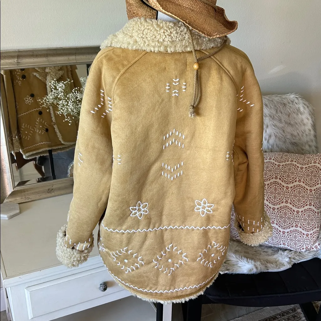 NWT Driftwoold Tan faux suede Double Breasted Sherpa lined Jacket large - Image 7