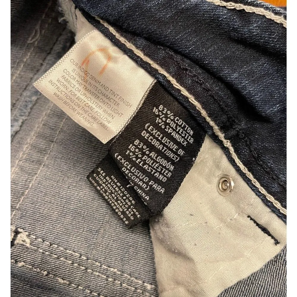 Wallflower Size 7 Dark Wash Low-Rise Skinny Leg Capri Jeans w/20" Inseam - EUC - Image 4