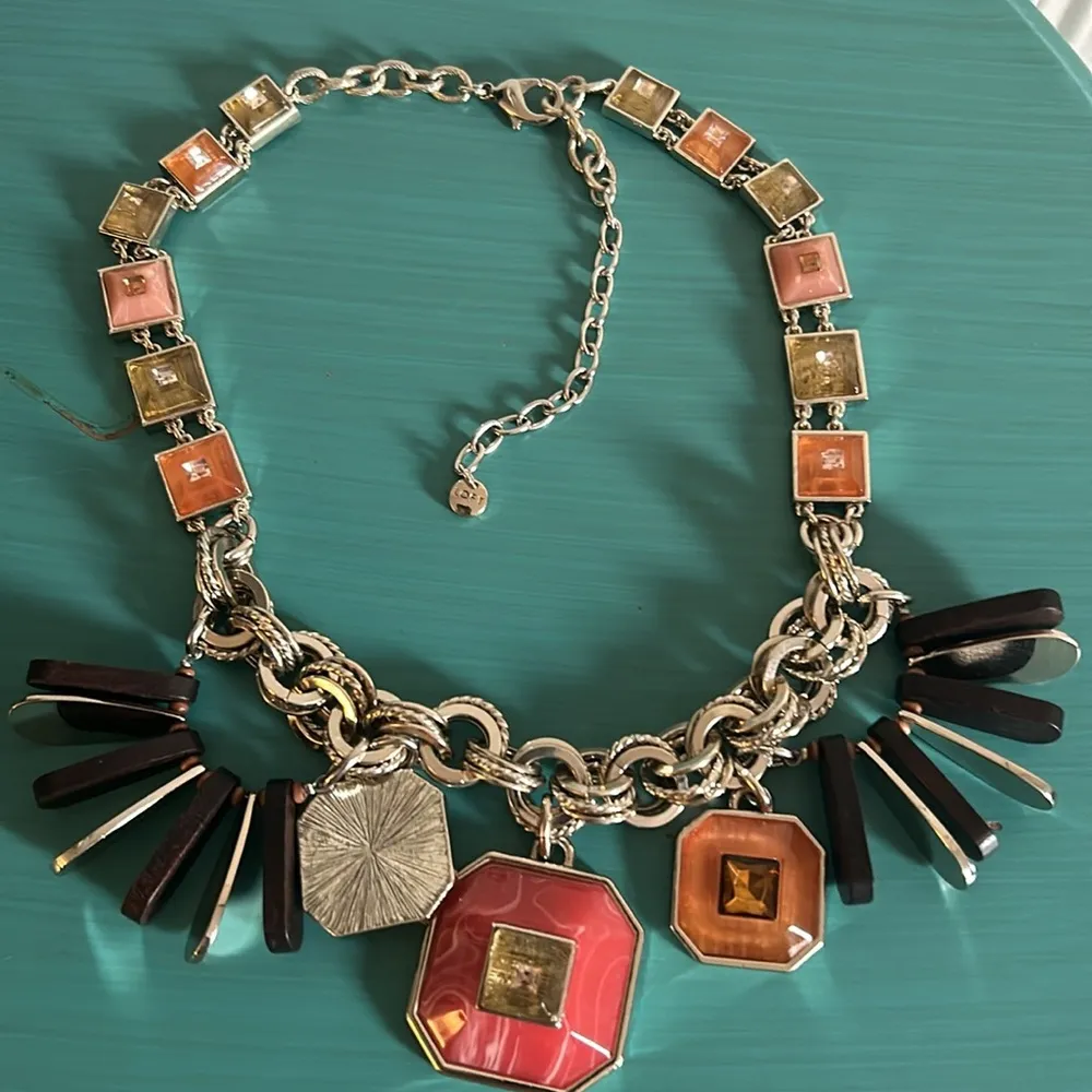 Loft Bold Bohemian Indie Inspired Chunky Acrylic Wood Accents Statement Necklace - Image 5