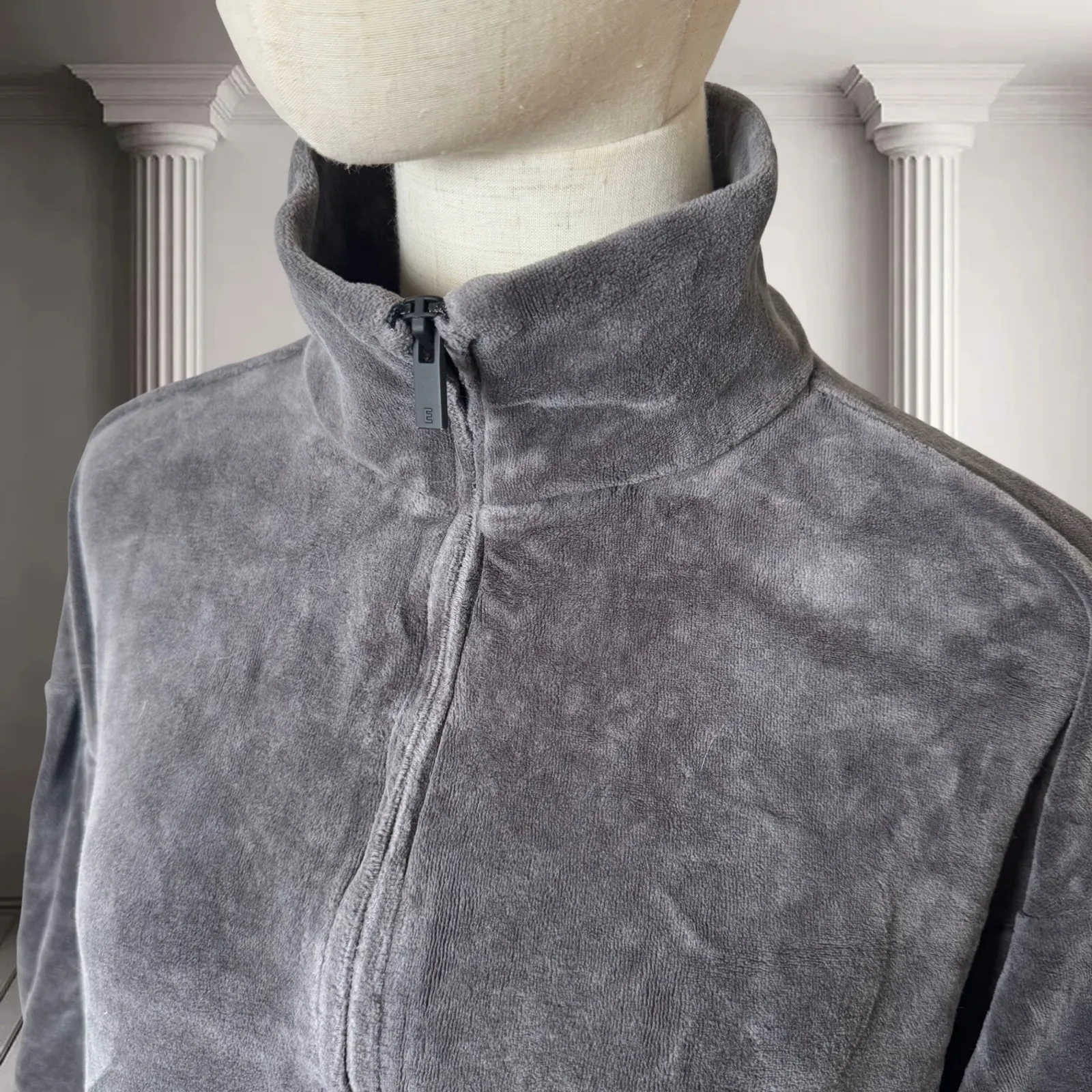 🖤 Fear of God Essentials Iron Velour Mock Neck Sweatshirt & Sweatpants Set Black - Image 5