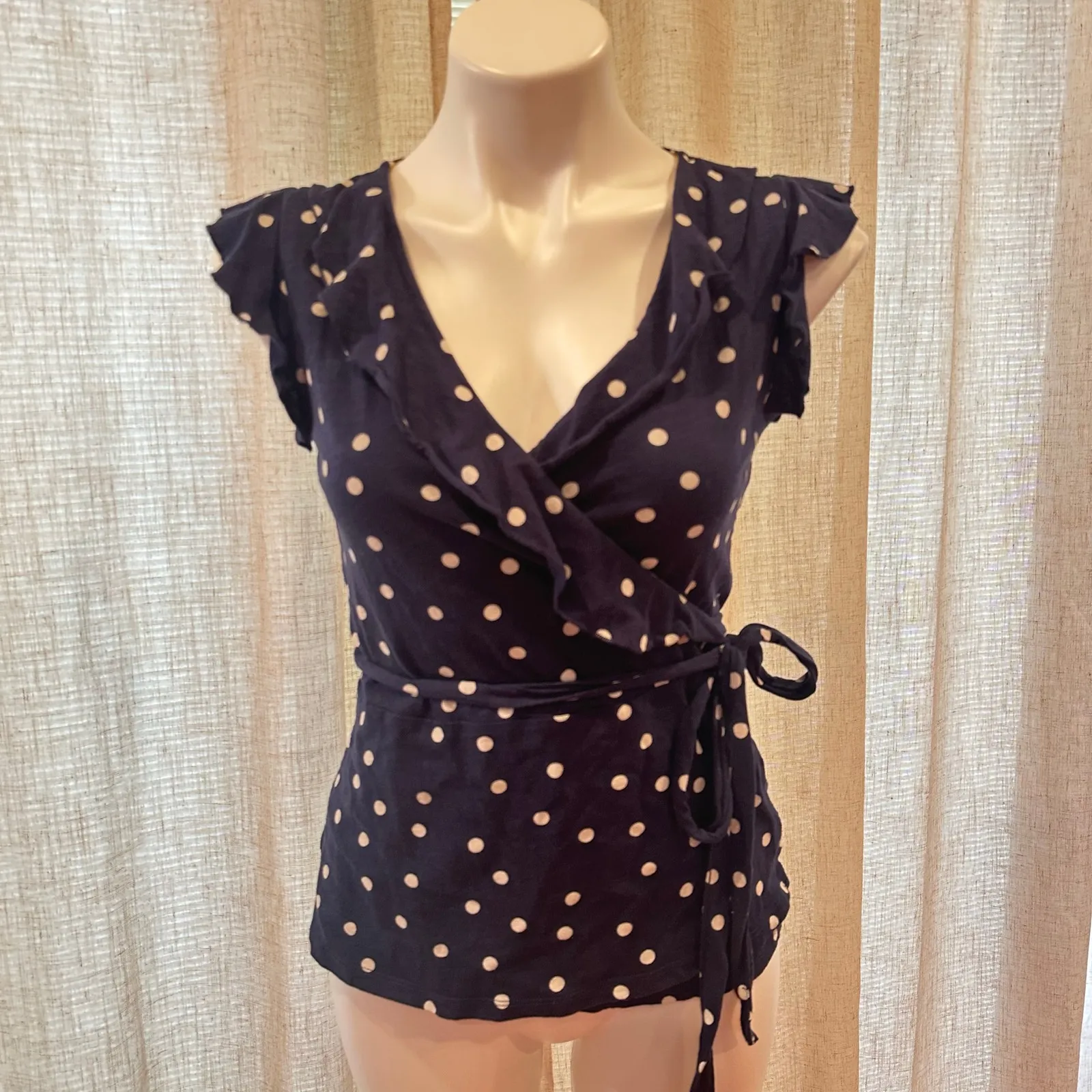 Boden Blue Polka Dot Wrap Blouse sz 6 Women's Boden Top Flutter Sleeve Tee - Image 2