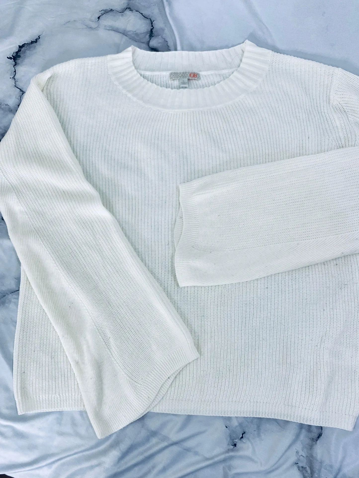 Gianni Bini Oversized White Sweater - Image 2