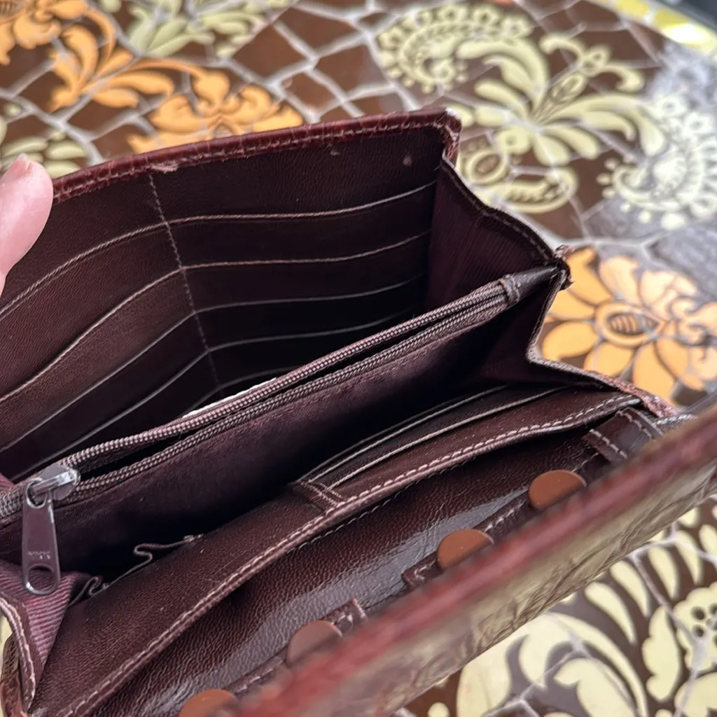 TUSK LEATHER CROC EMBOSSED CROSSBODY WALLET/PURSE Brown - Image 7