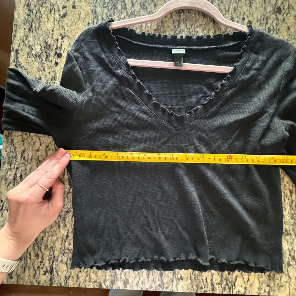Wild Fable (Target) Size Medium Long-Sleeve Ribbed Crop Top Black - Image 3