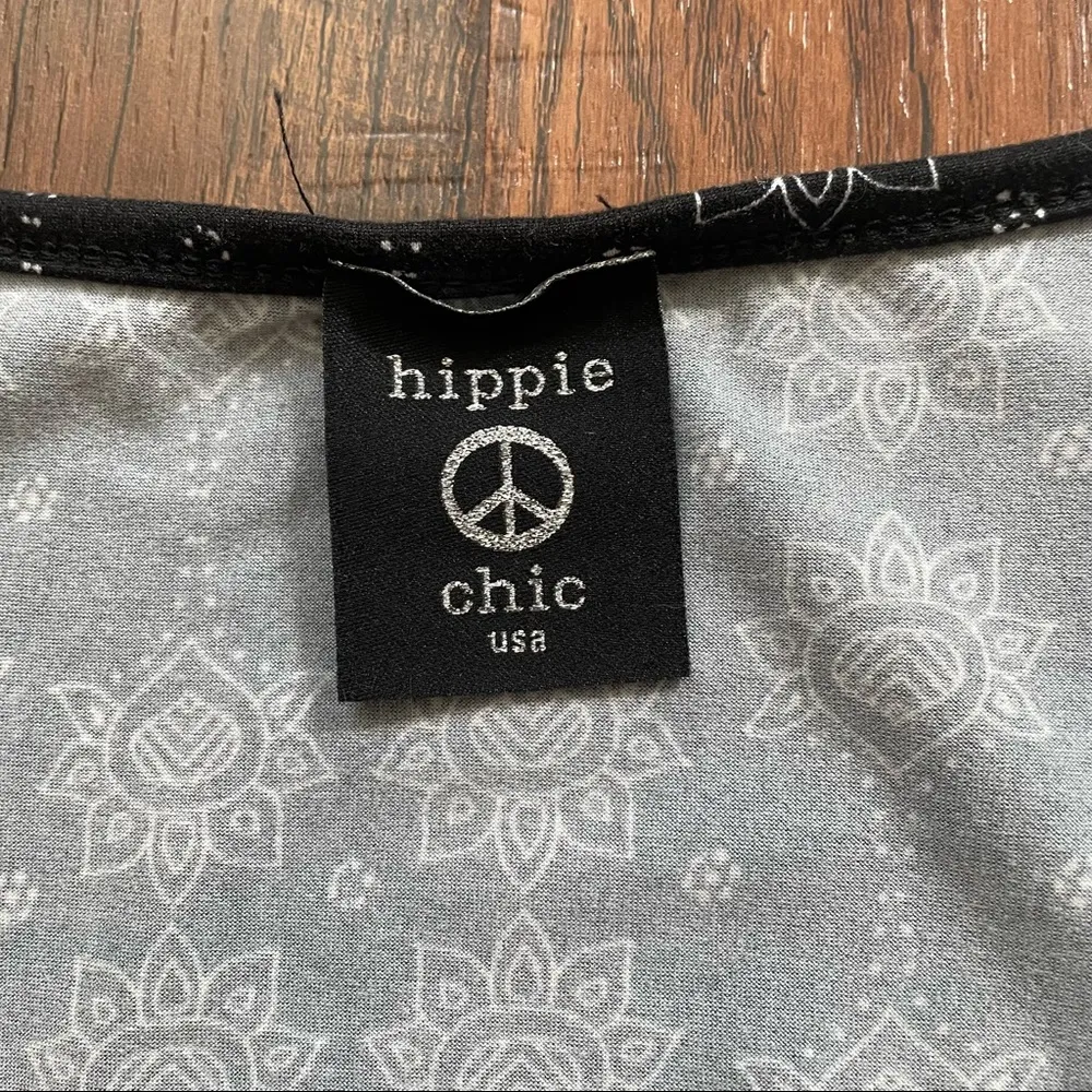 HIPPIE CHIC USA top with ruched sides - Image 5