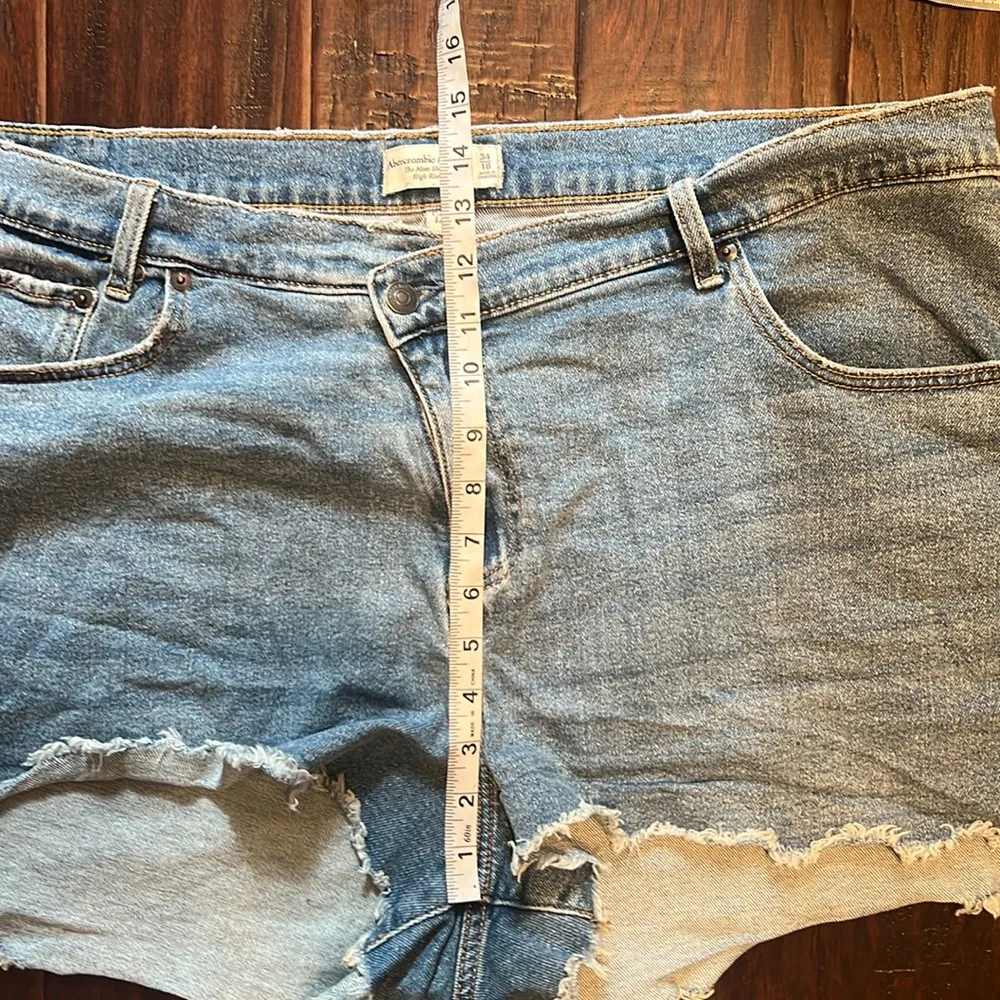 Abercrombie & Fitch Curve Love Mom High Rise Cutoff Jean Shorts 34 / 18 - Image 7