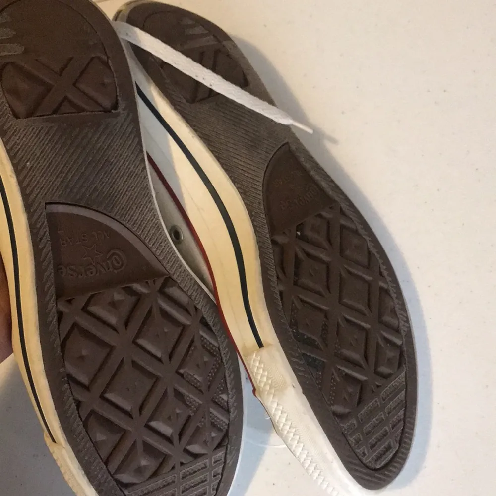 Converse Unisex Shoe in Cream M7 W9 - Image 6