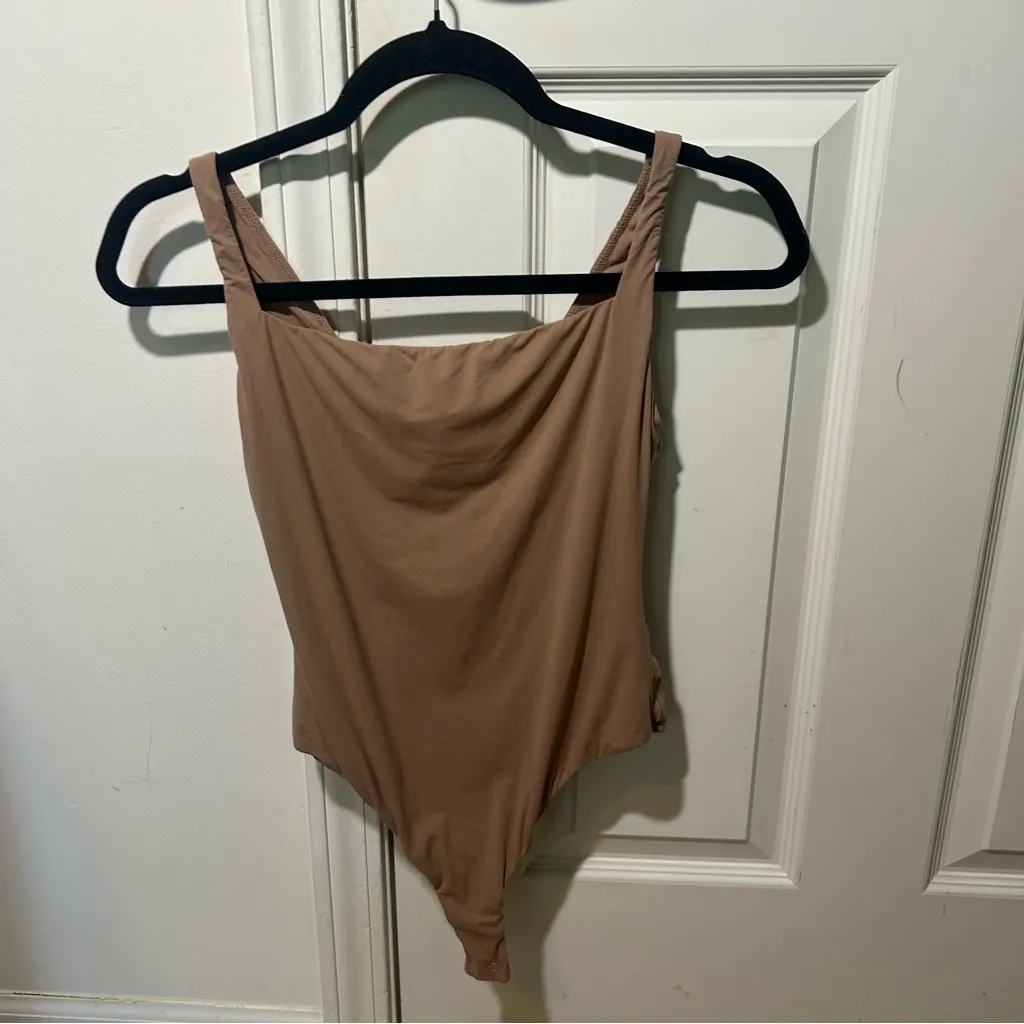 Skims Fits Everybody Square Neck Bodysuit in Sienna (Set of two!) - Image 5