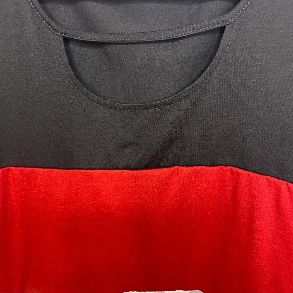 Patpat Colorblock lightweight sweater with cut out chest Red Size M - Image 6