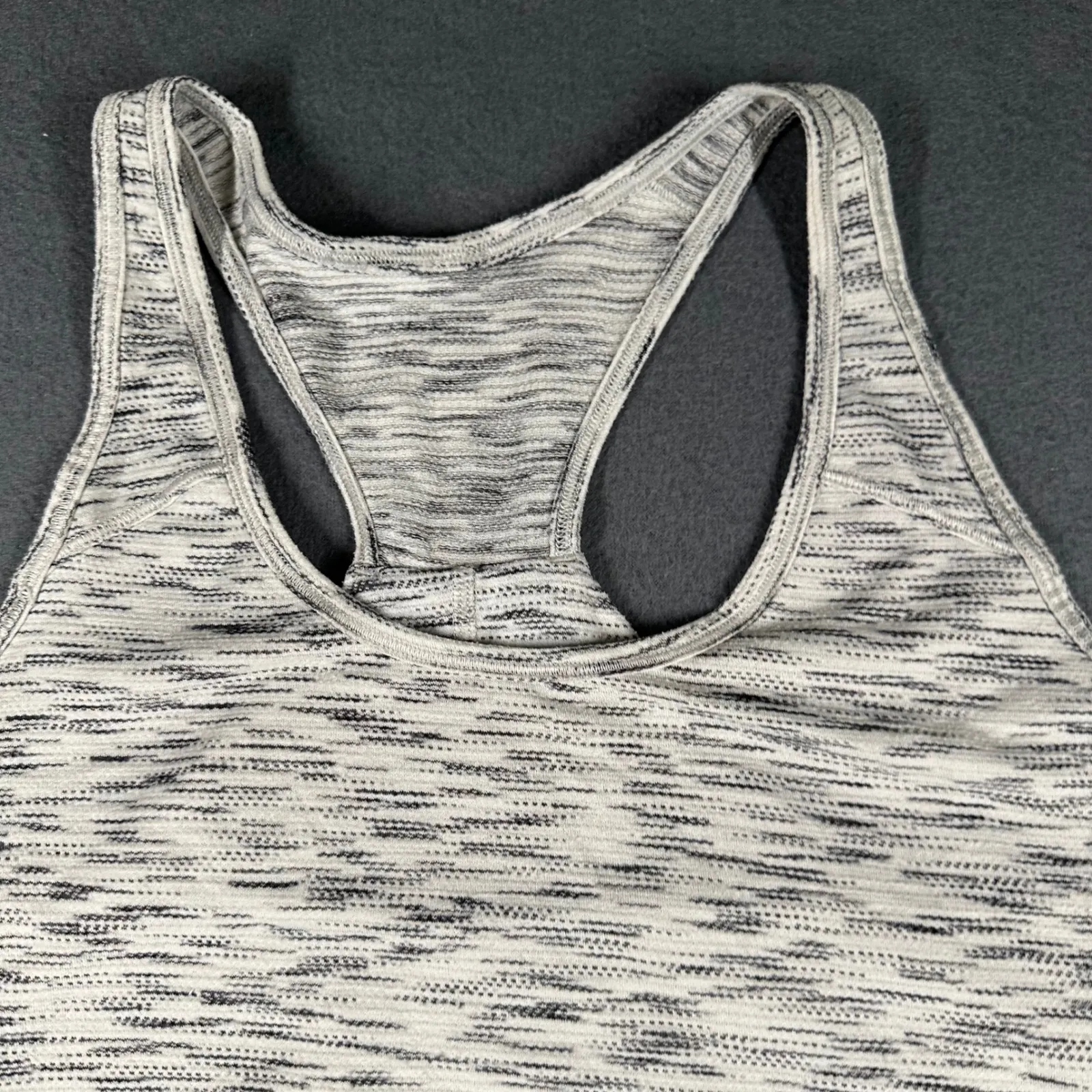 Lululemon Tank Top Womens 6* Racerback White Gray Striped Athletic Workout Gym - Image 2