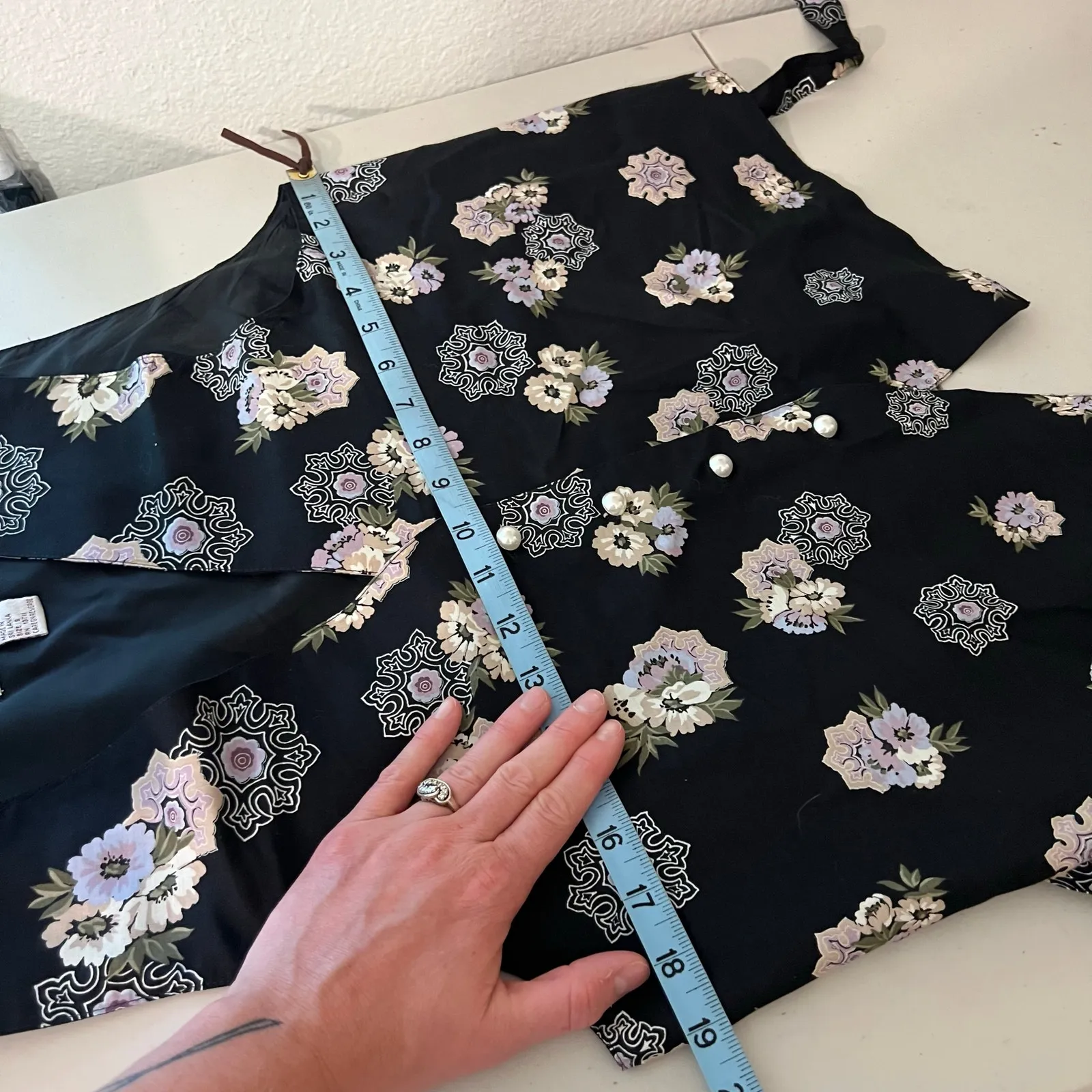 Karen Scott Vintage Black Floral Print Pearl Button Front Vest Top Size Small - Image 8