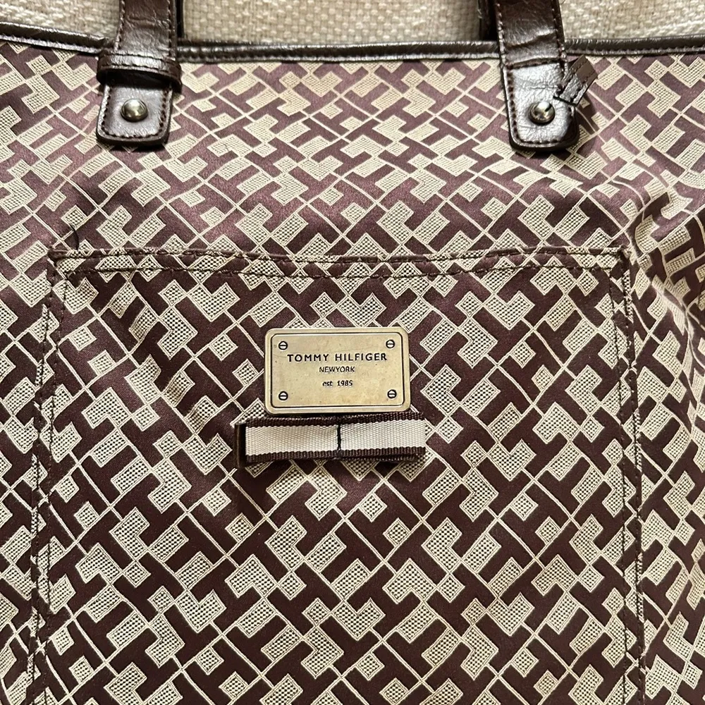 TOMMY HILFIGER Brown Tote Bag with Leather Handles - Image 4