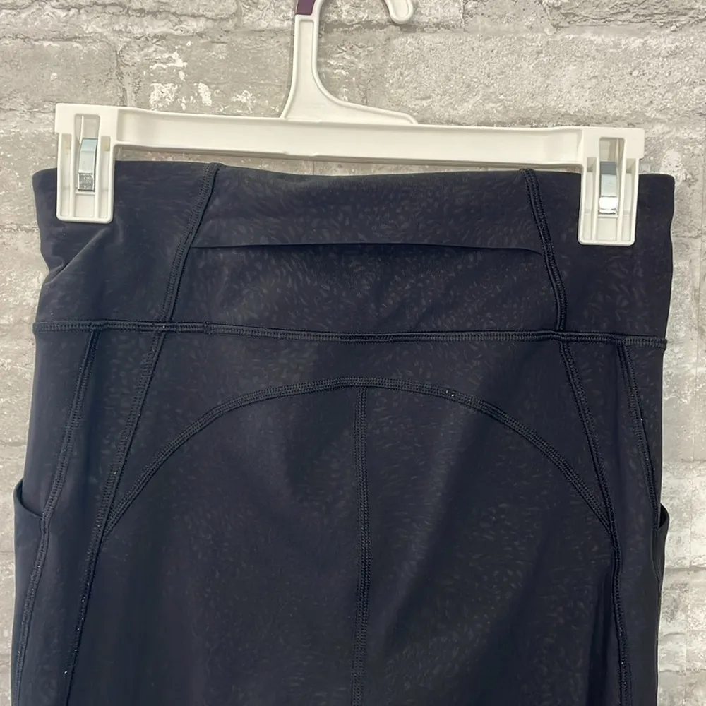 Lululemon Time To Sweat Crop *23"
Polar Shift Emboss Black - Image 9