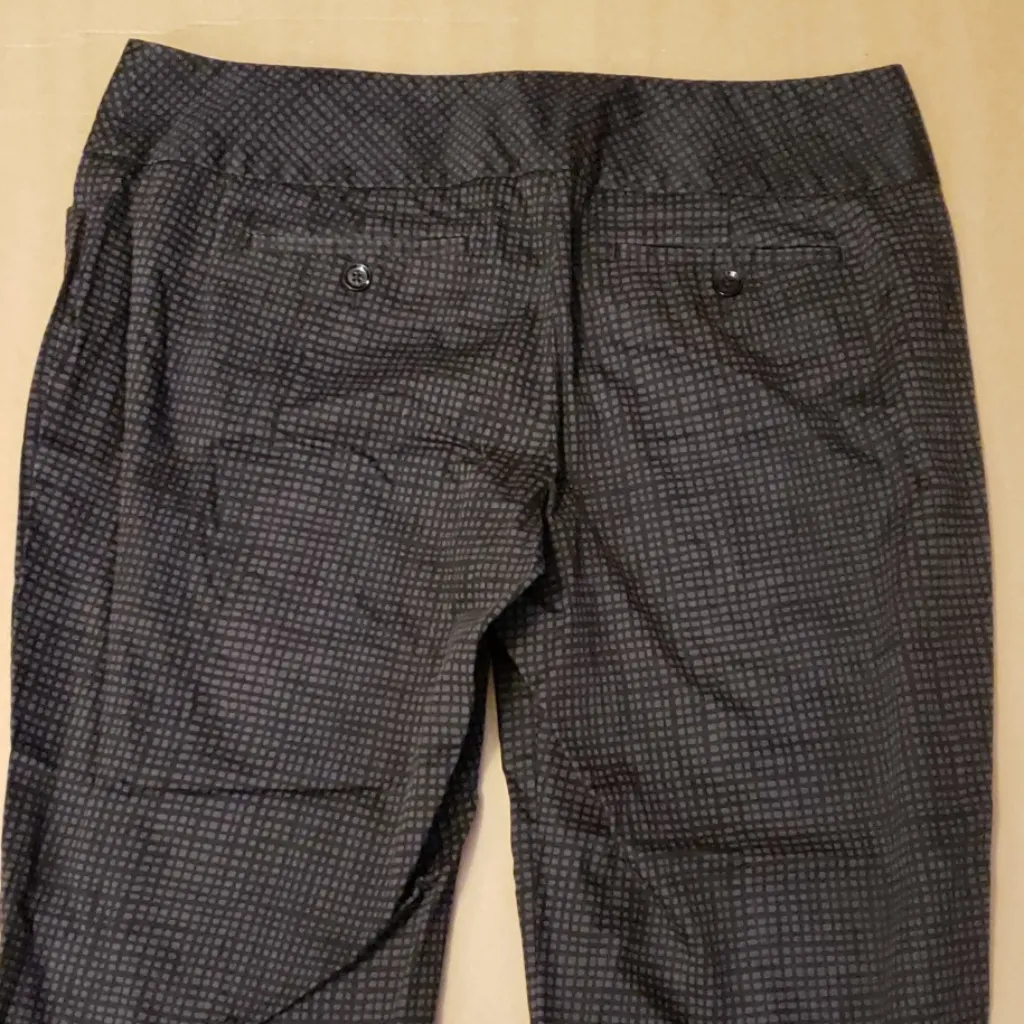 Express Design Studio Editor Black Check Capris 10 - Image 5