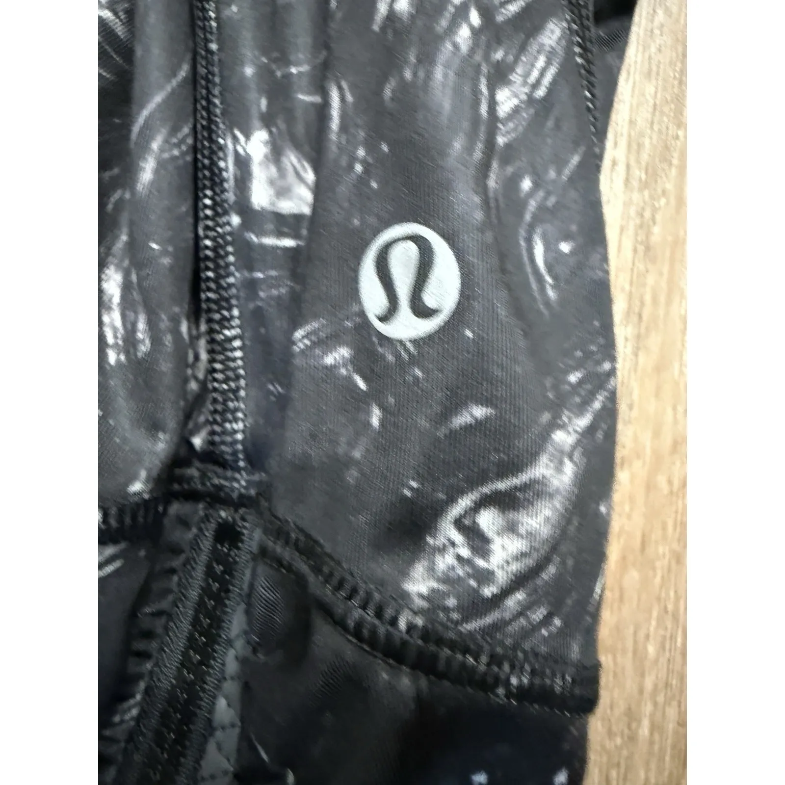Lululemon Runday Crop *Full-On Luxtreme Arsenal Ambient Grey Black Size 6 - Image 4
