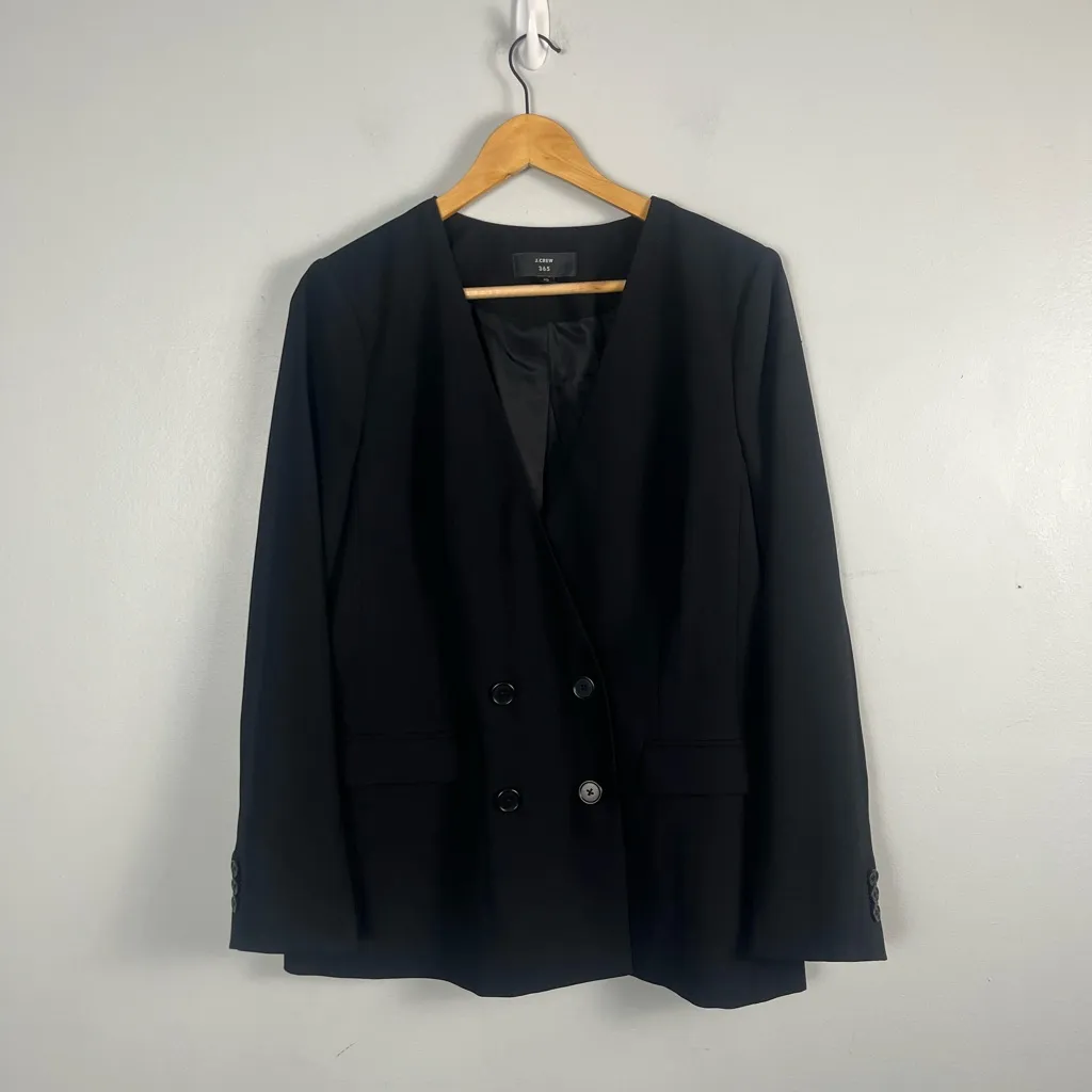 J Crew women 10 $148 Double Breast Blazer 365 Black Crepe Fitted Jacket - Image 2