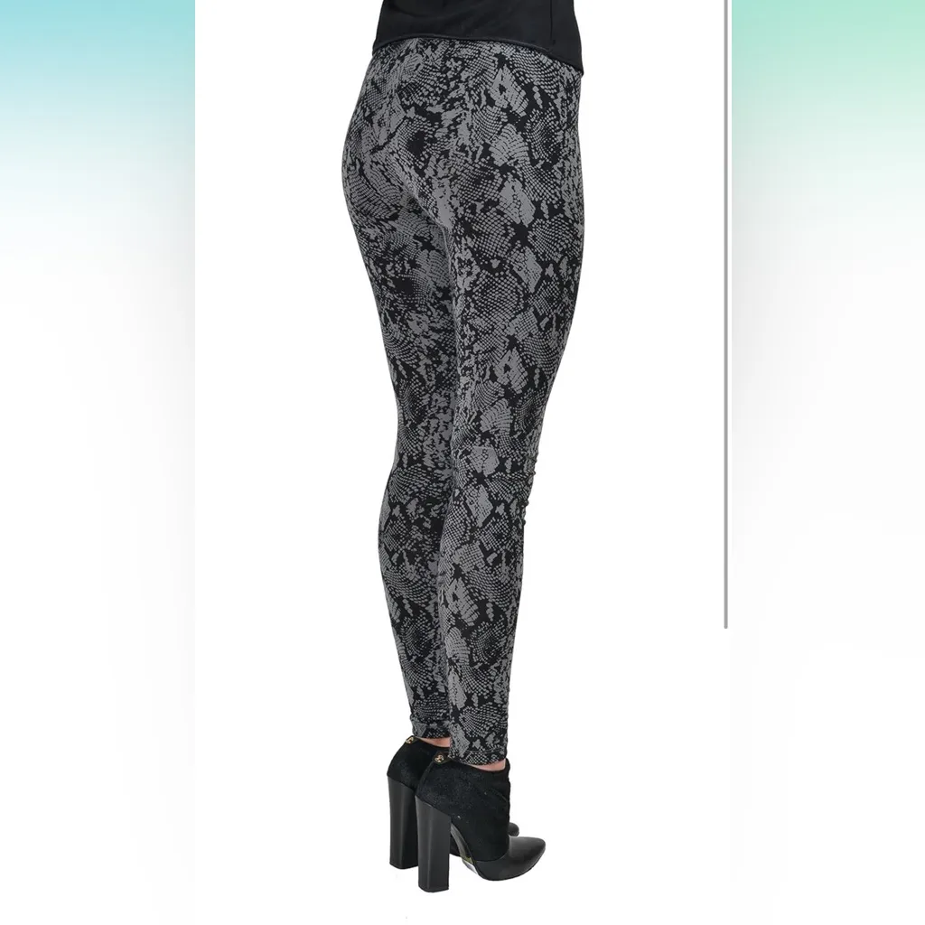 Women’s HUE Python Print Cotton Leggings Black Size XS NWT - Image 3