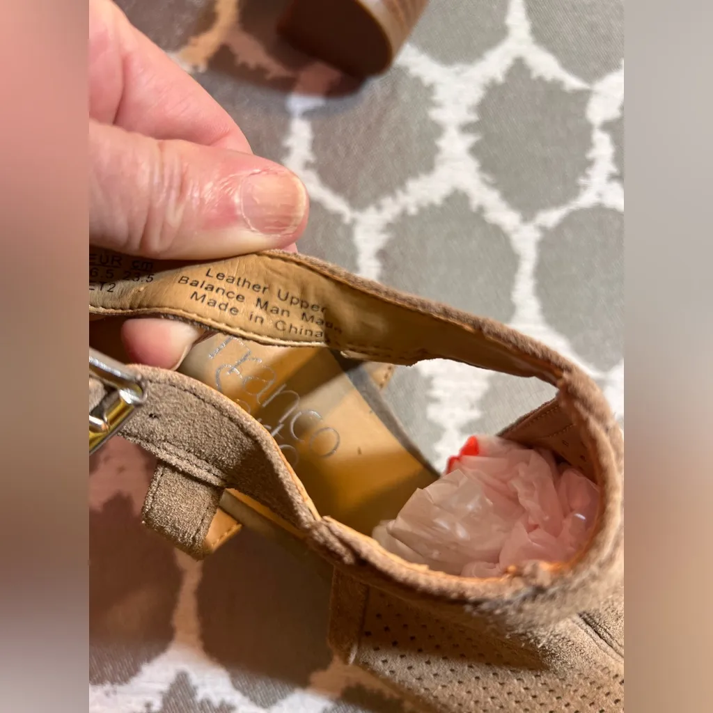 Franco Sarto Camel Taupe Perforated Heels 6.5
Business casual block heel fall - Image 8