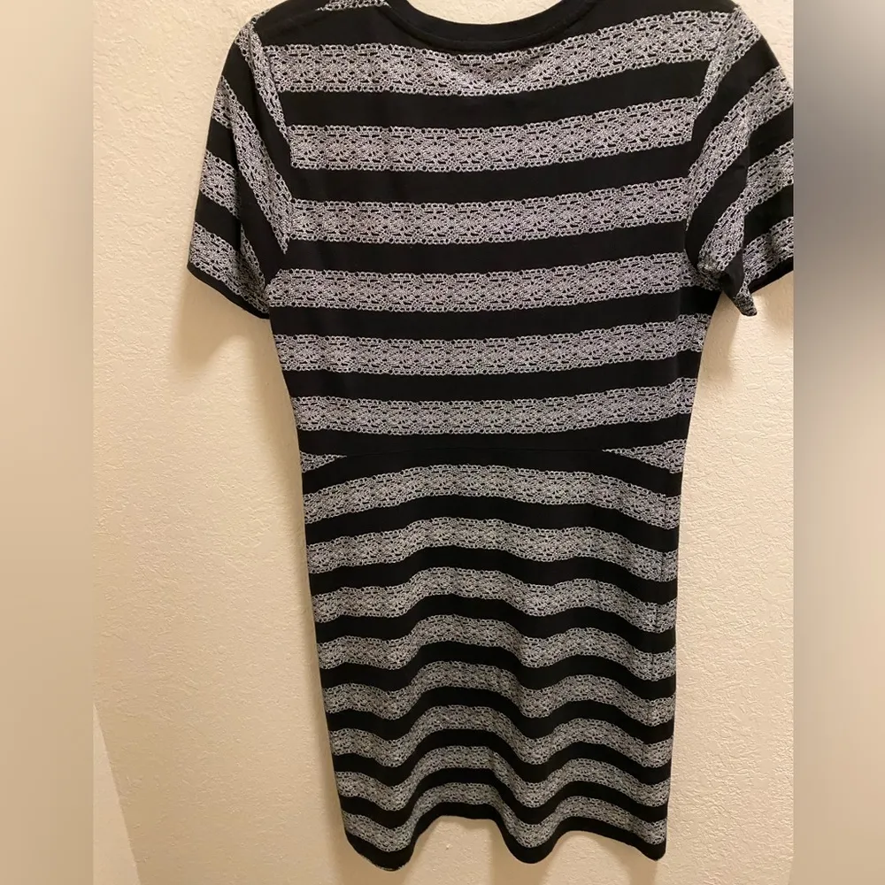 Theory Black & White Cherry Lace Print Striped T-Shirt Mini Dress Size Medium - Image 8