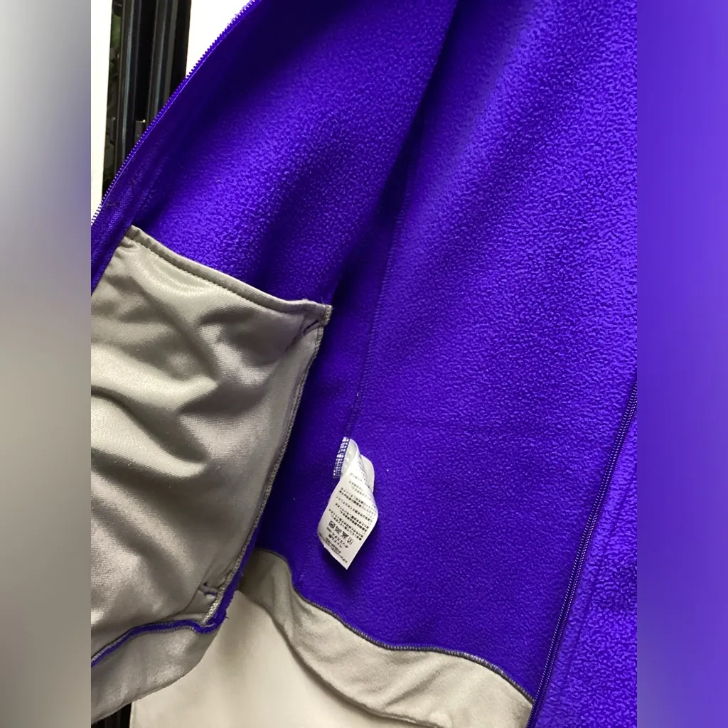 Eddie Bauer fleece vest. Purple. Size Large - Image 6