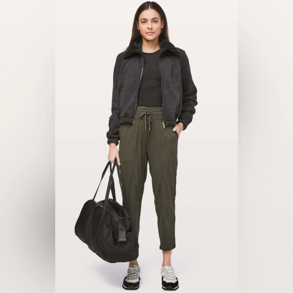 Lululemon Dance Studio Crop Pants 25” Joggers Dark Olive Size 2 - Image 3