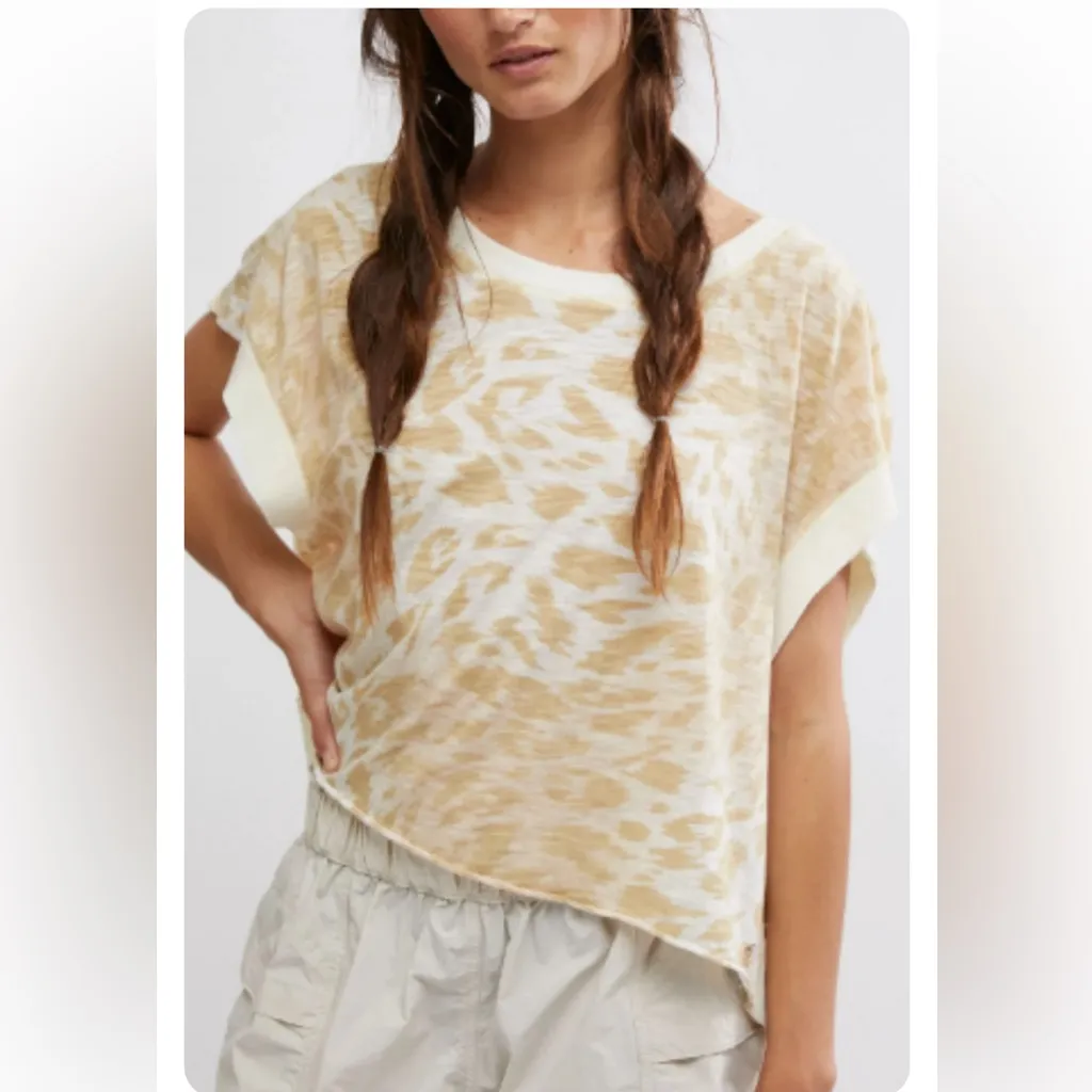 Free People Movement My Time Tee Print in Raving Leopard Dune Large NWOT RT $58 Tan - Image 2