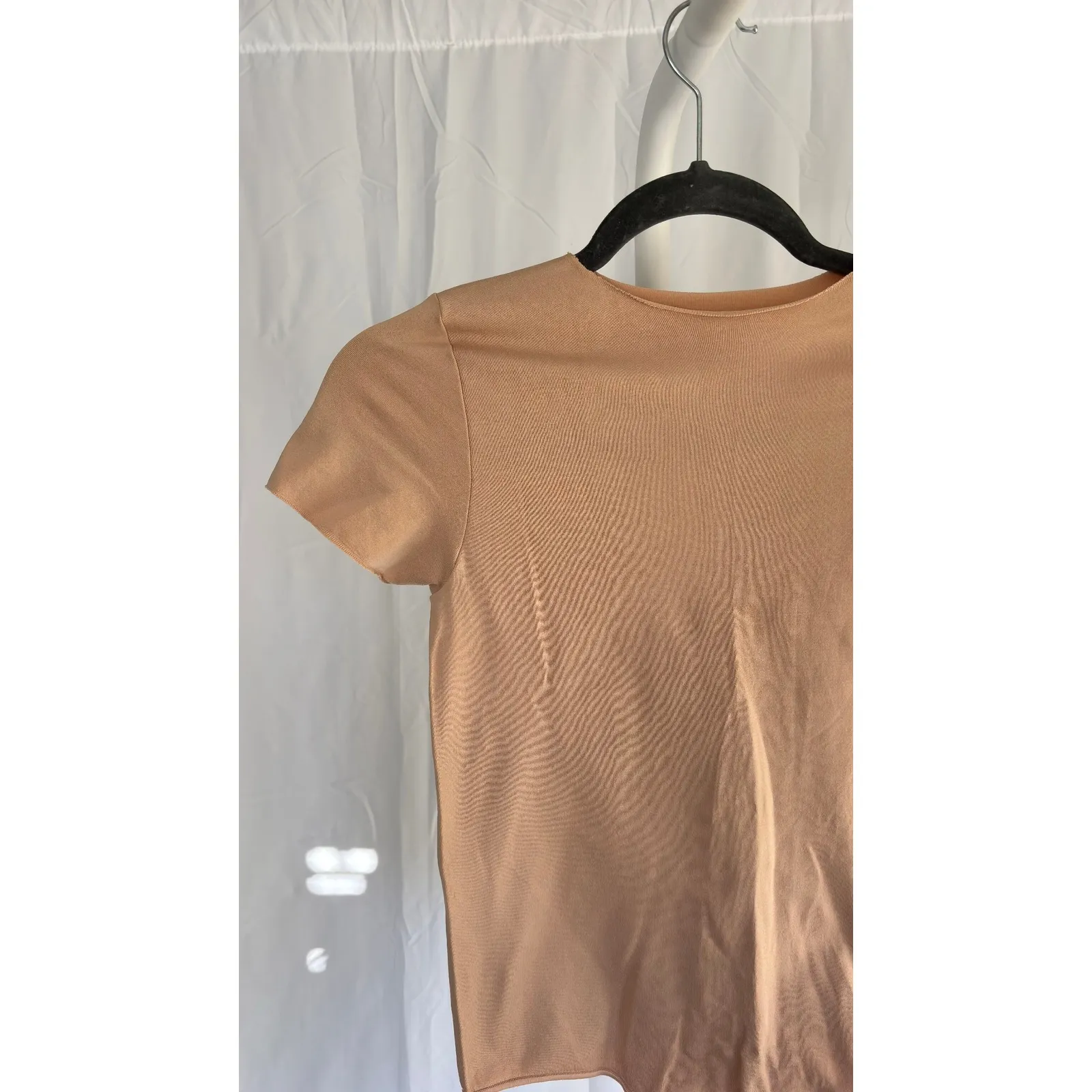 0394. NWOT SKIMS Essential T-Shirt Short Sleeve Bodysuit Nude Tan L/XL - Image 3