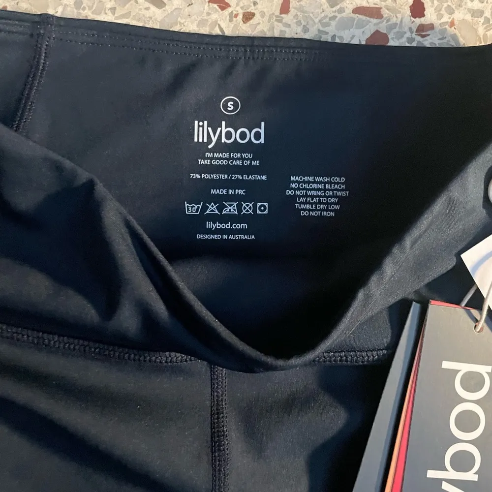NWT LILYBOD leggings small - Image 6