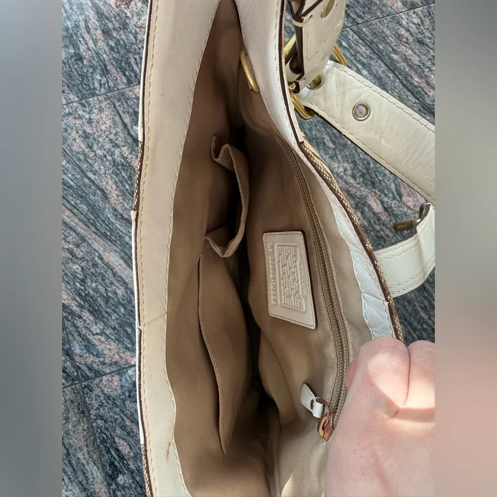 Coach Canvas and Leather Shoulder Bag - Cream and Brown Hampton hobo - Image 8