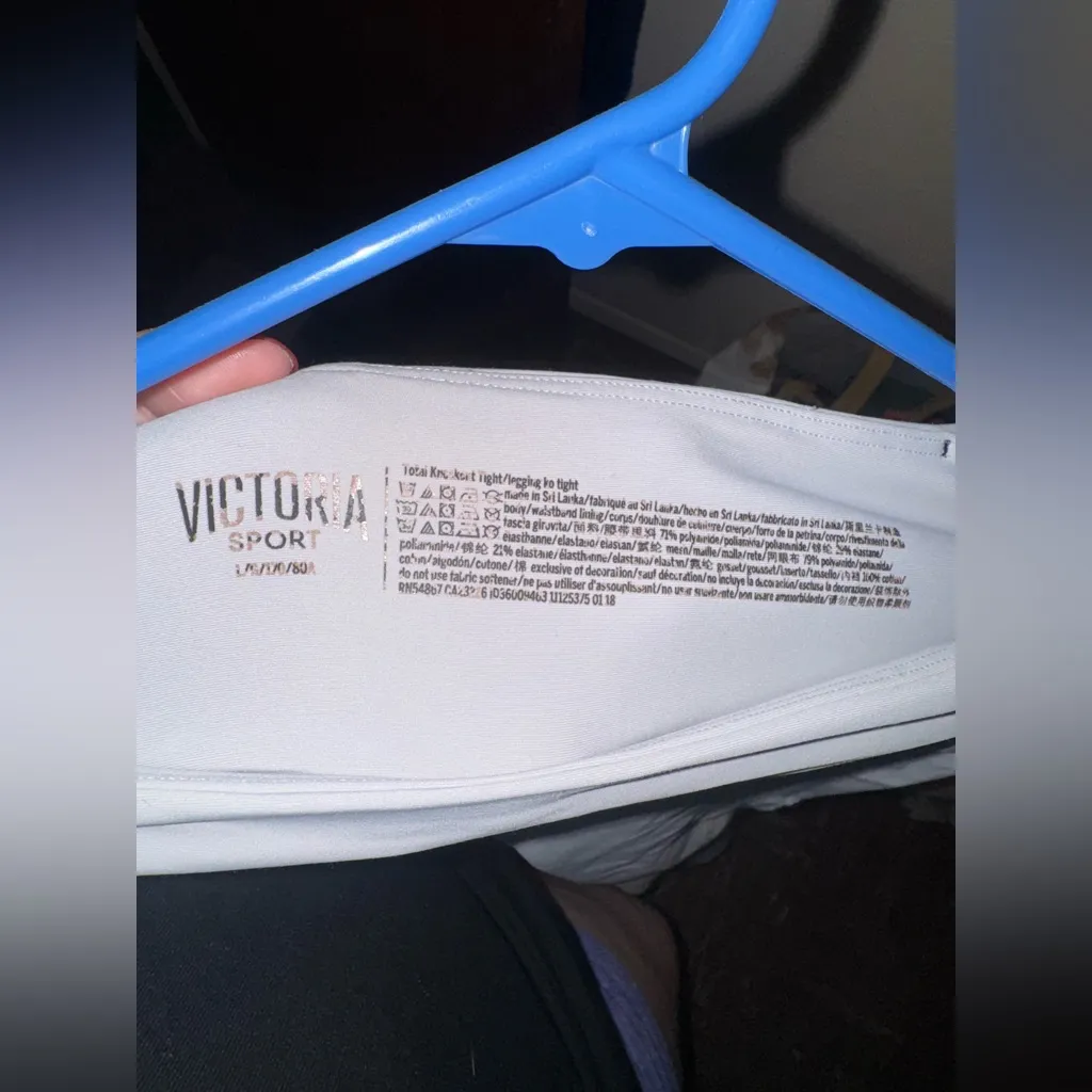 Victoria's Secret sport leggings - Image 5