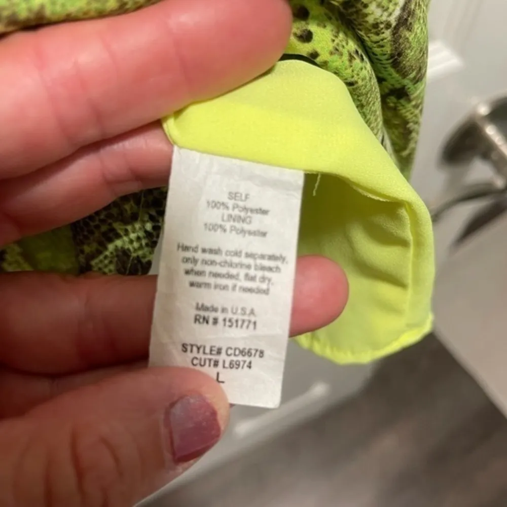 LE LIS SNAKE PRINT NEON SHIFT TANK DRESS - Image 4