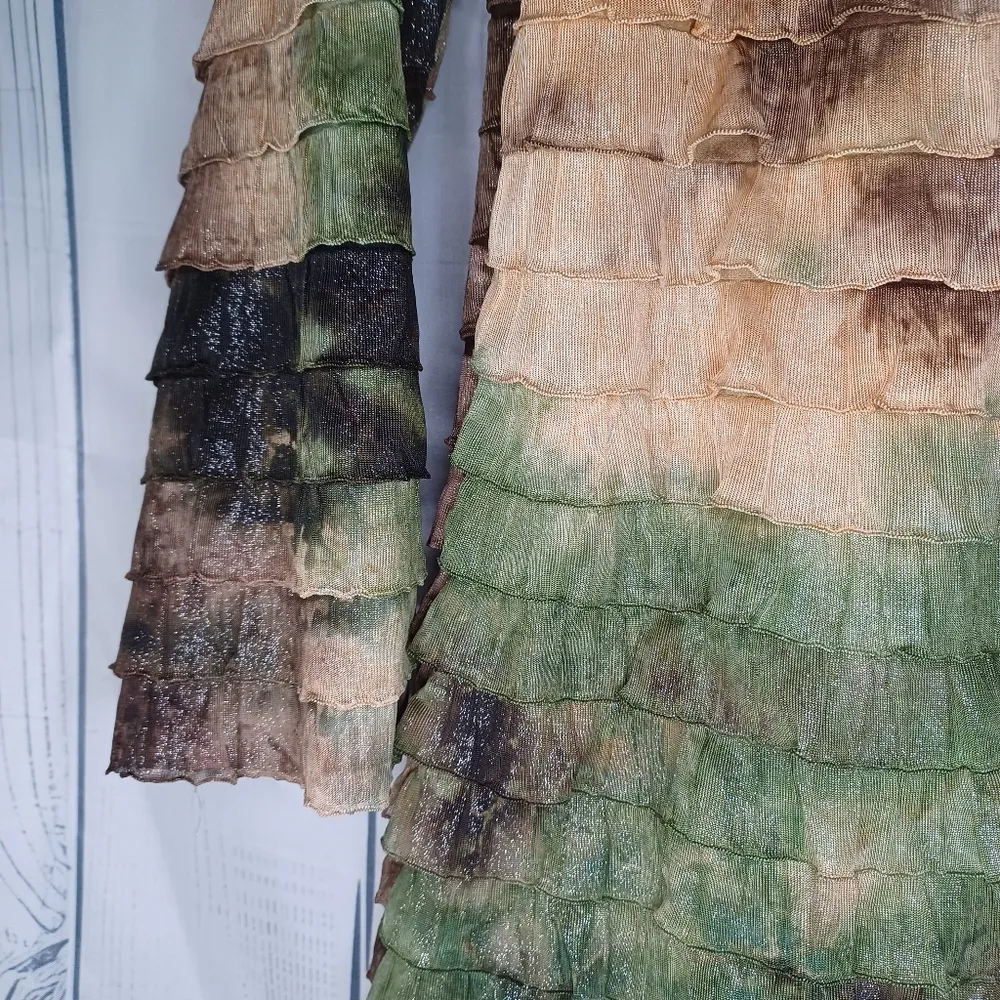 Elementz petite 3/4 sleeve Ruffle shirt with sparkles - Image 5